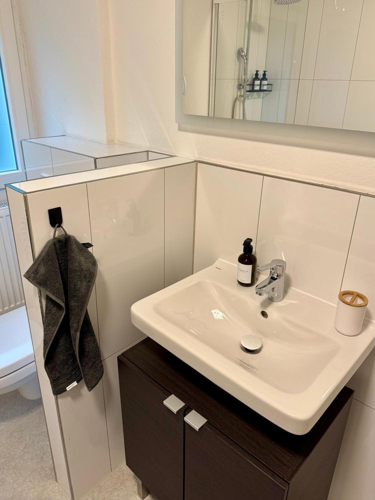 Erholung An Den Wasserfaellen - In - Stilvolles Mit Terrasse, Parkplatz & Ruhiger Lage Apartment *